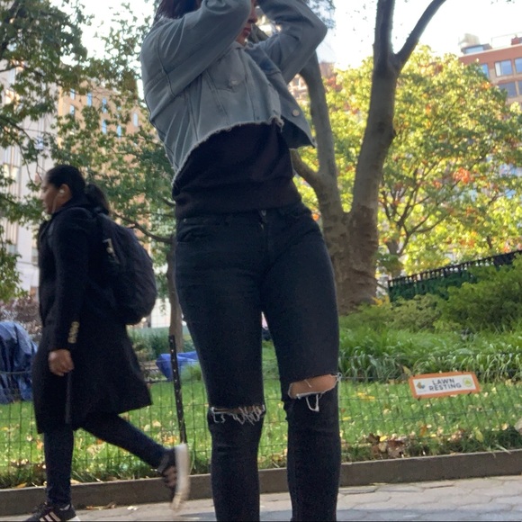 Black low rise jeans, ripped - Picture 3 of 3